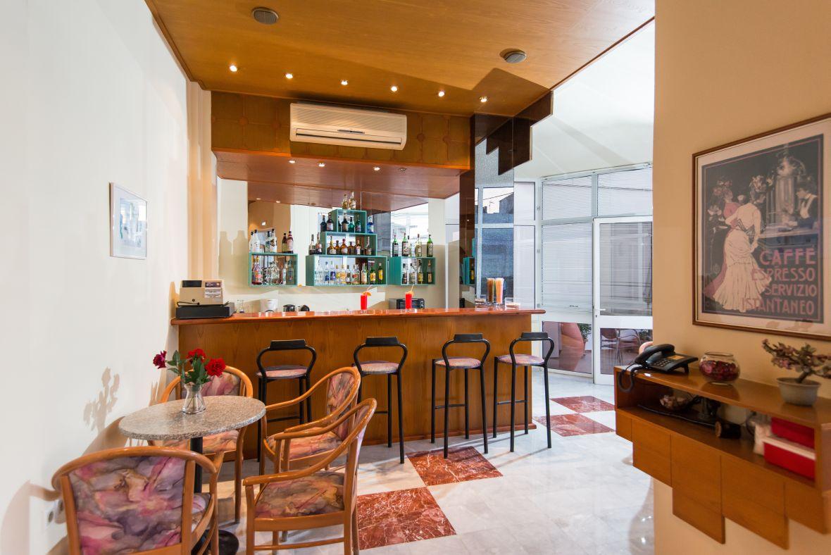 Daisy Hotel Apartments Rethymno  Екстер'єр фото