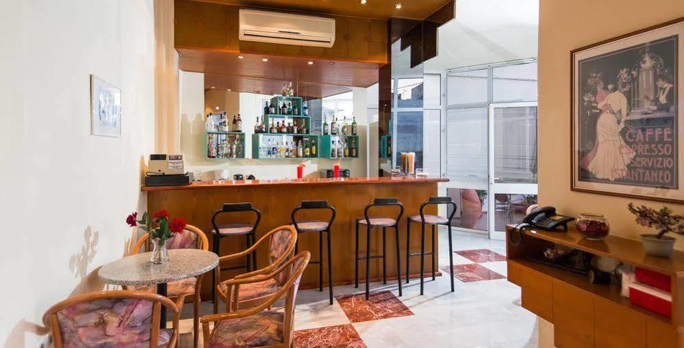 Daisy Hotel Apartments Rethymno  Екстер'єр фото